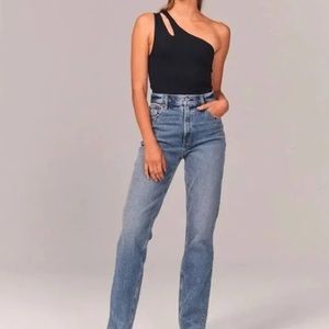 Abercrombie & Fitch 90s Straight leg ultra high rise jeans size 28